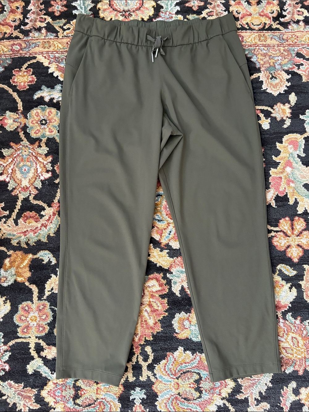 lululemon athletica On The Fly 7/8 length pants olive green luxtreme